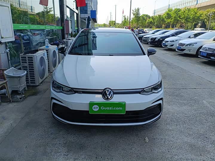 Фото 3 - Volkswagen Golf