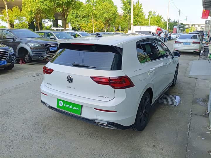 Фото 7 - Volkswagen Golf