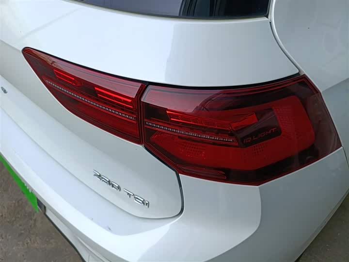 Фото 8 - Volkswagen Golf