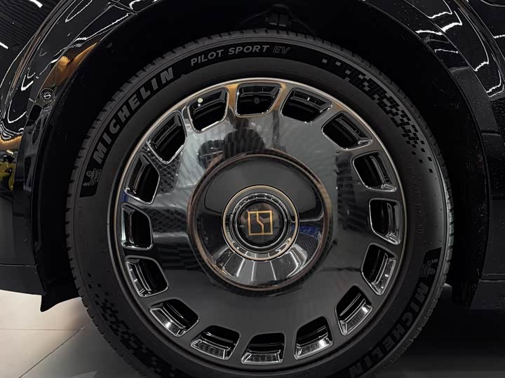 Фото 3 - Zeekr 009