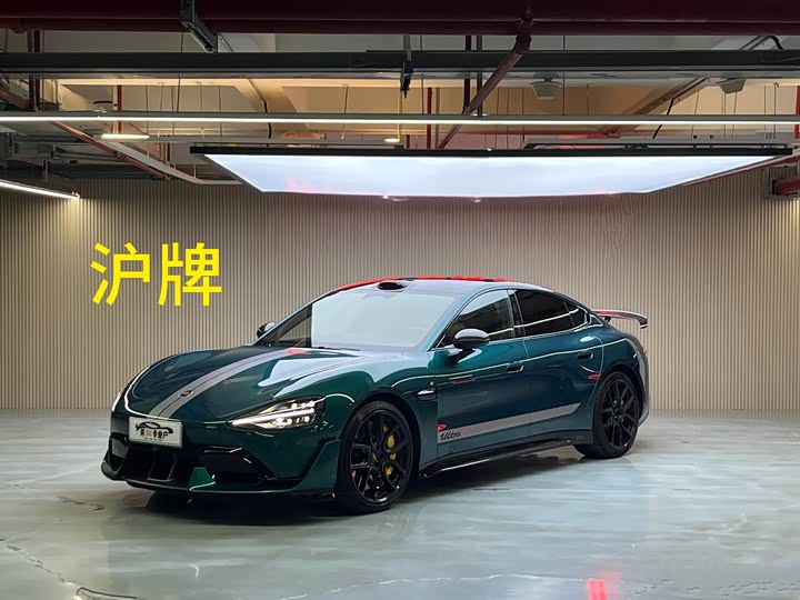 Фото 1 - Xiaomi SU7 Ultra