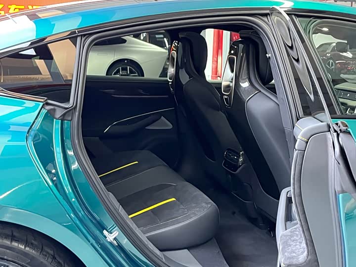 Фото 15 - Xiaomi SU7 Ultra