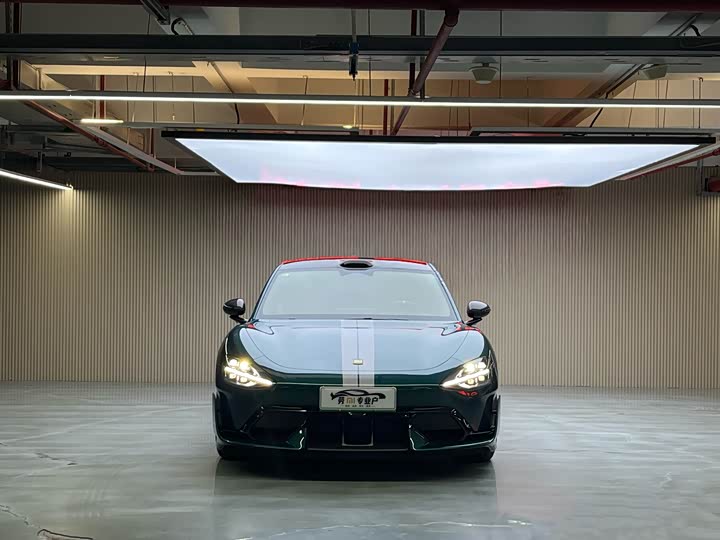 Фото 2 - Xiaomi SU7 Ultra