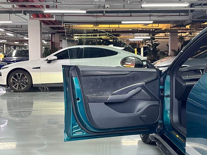 Фото 6 - Xiaomi SU7 Ultra