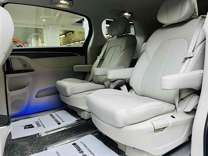 Фото 13 - Buick GL8 ES