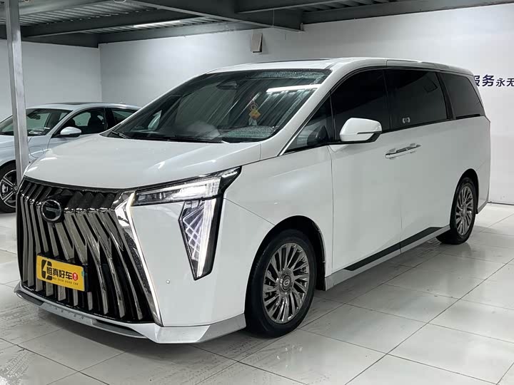 Фото 1 - GAC Trumpchi M8