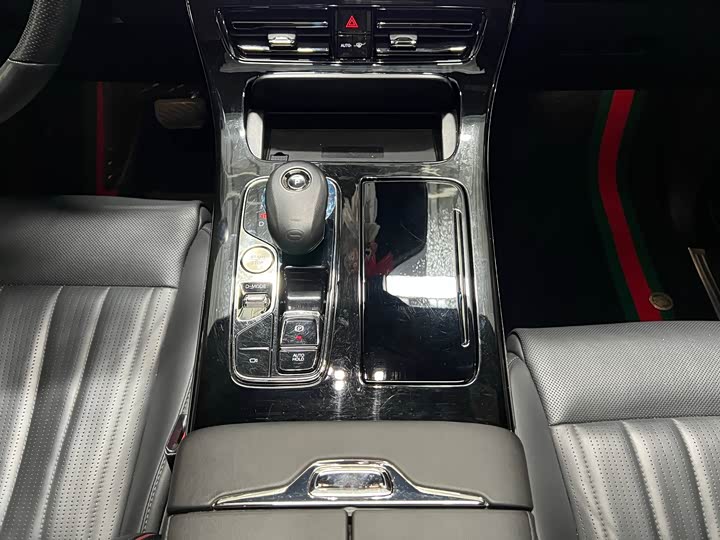 Фото 17 - GAC Trumpchi M8