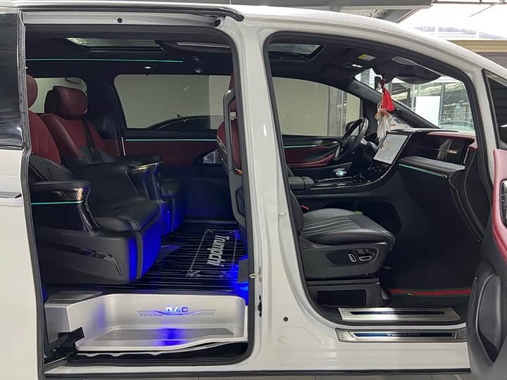 Фото 21 - GAC Trumpchi M8