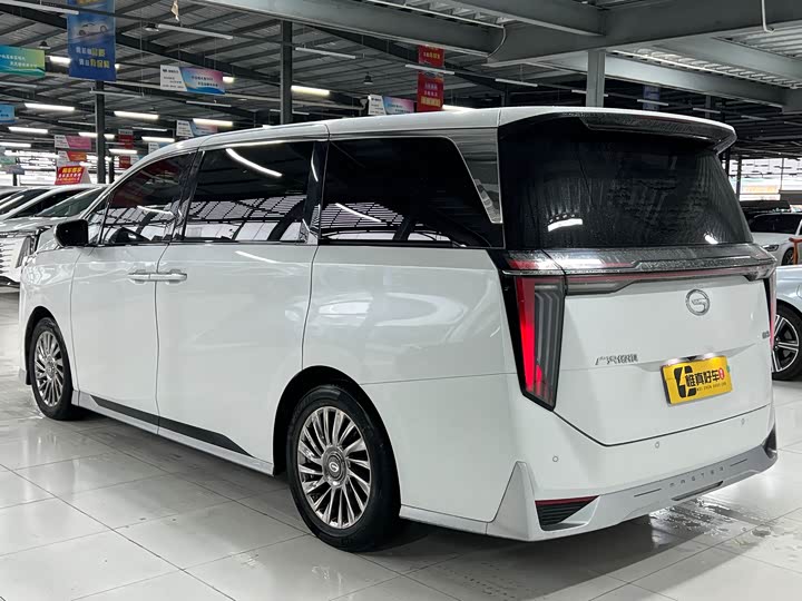 Фото 27 - GAC Trumpchi M8