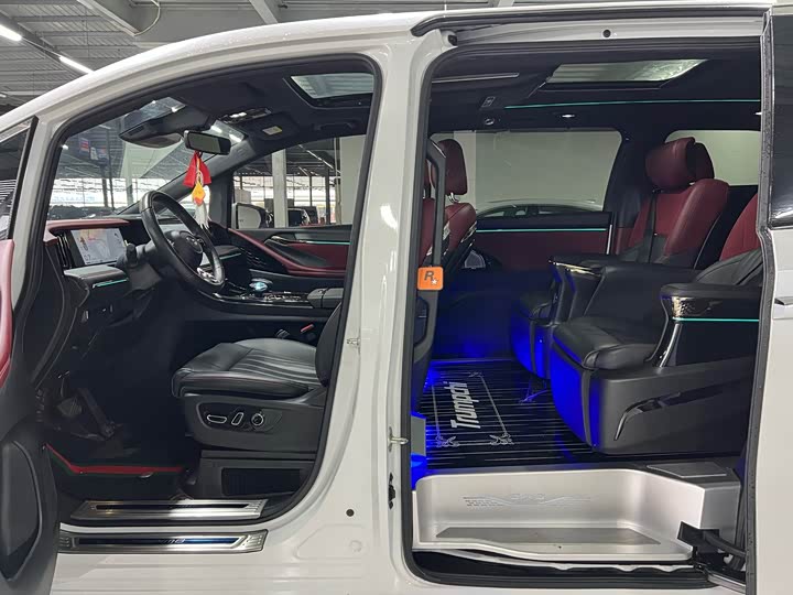 Фото 8 - GAC Trumpchi M8