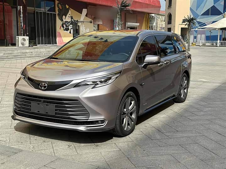 Фото 2 - Toyota Sienna