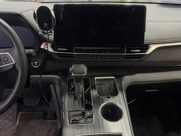 Фото 6 - Toyota Sienna