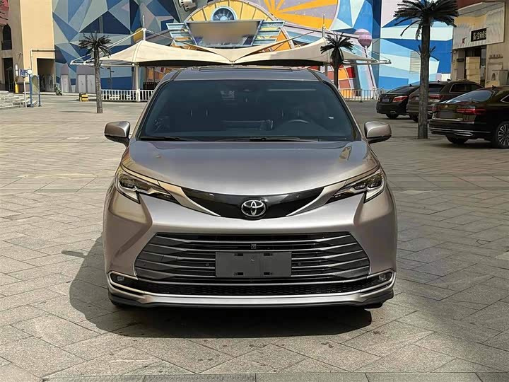 Фото 7 - Toyota Sienna