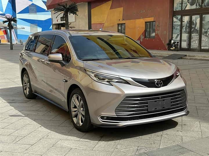 Фото 8 - Toyota Sienna