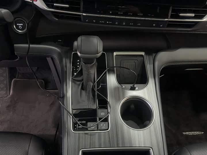 Фото 9 - Toyota Sienna