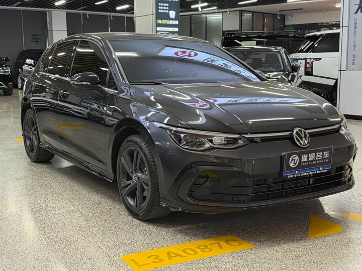 Фото 3 - Volkswagen Golf