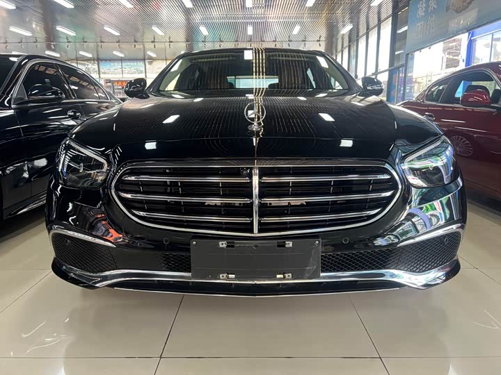 Фото 1 - Mercedes-Benz E-Class