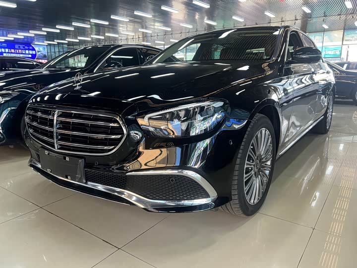 Фото 2 - Mercedes-Benz E-Class