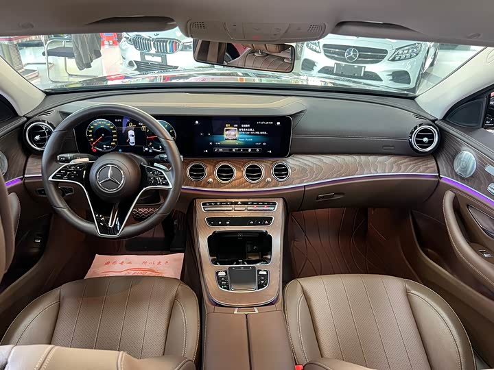 Фото 7 - Mercedes-Benz E-Class