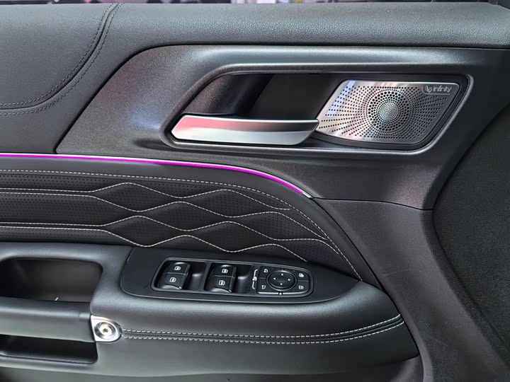 Фото 11 - Tank 300