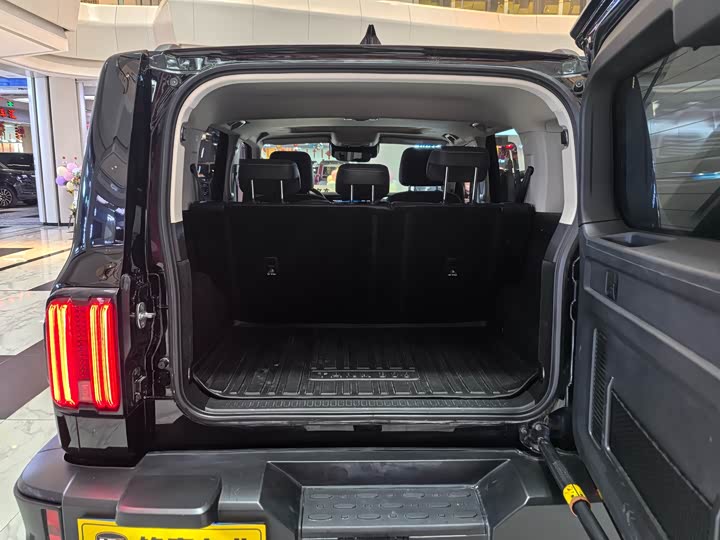 Фото 15 - Tank 300