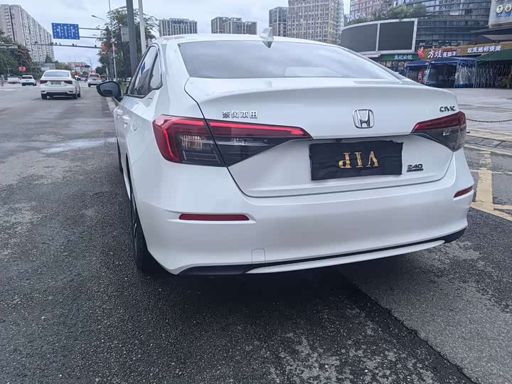 Фото 18 - Honda Civic