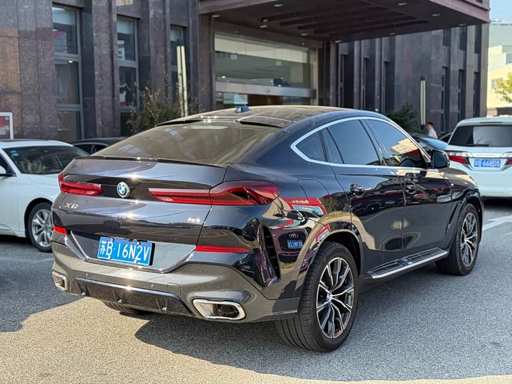 Фото 8 - BMW X6
