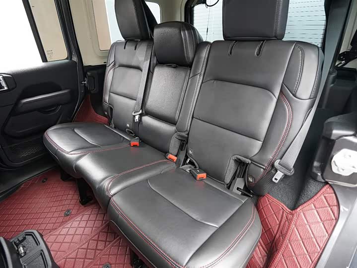 Фото 14 - Jeep Wrangler