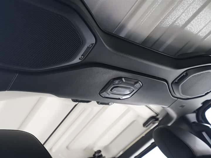 Фото 16 - Jeep Wrangler