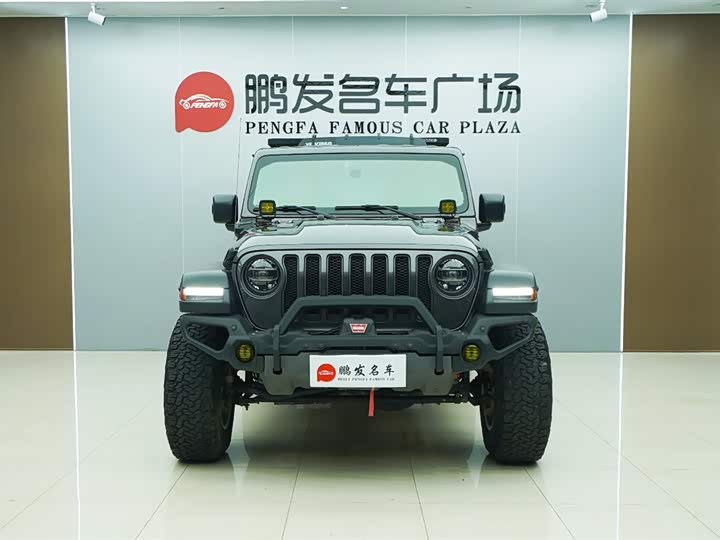 Фото 2 - Jeep Wrangler