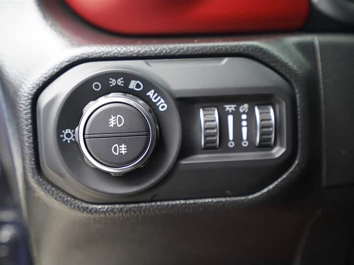 Фото 8 - Jeep Wrangler