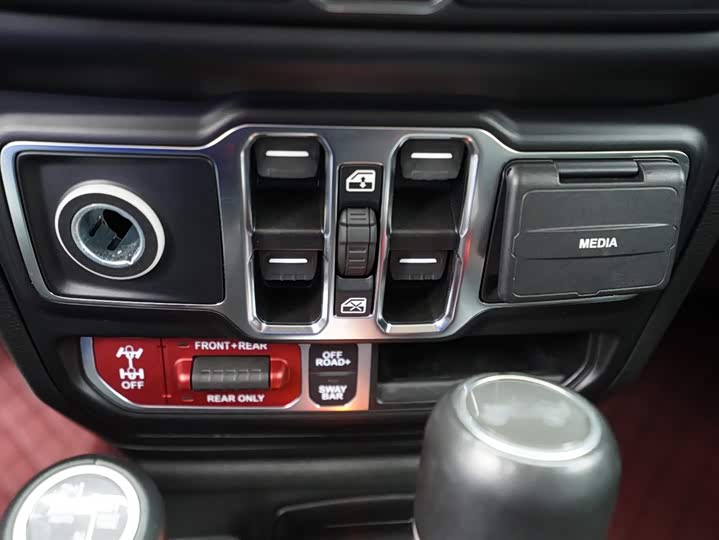 Фото 9 - Jeep Wrangler