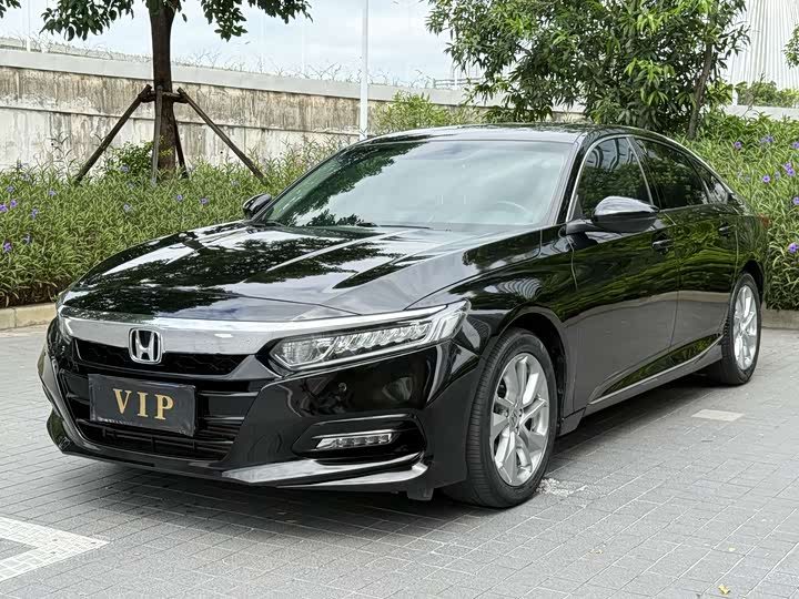 Фото 1 - Honda Accord