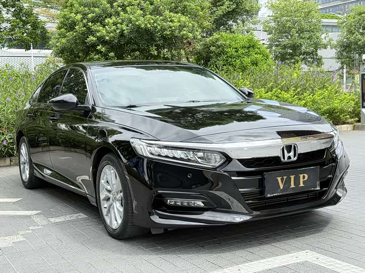 Фото 3 - Honda Accord