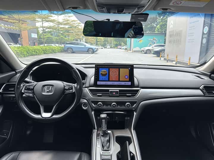 Фото 7 - Honda Accord