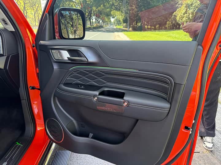 Фото 6 - Tank 300