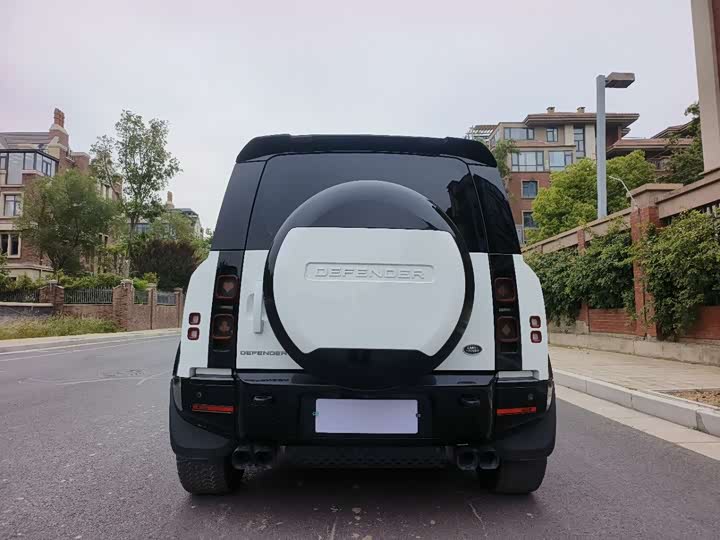 Фото 10 - Land Rover Defender