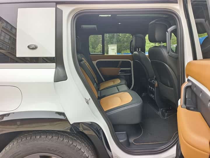 Фото 8 - Land Rover Defender