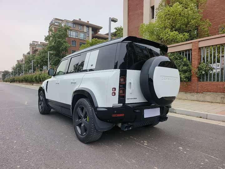 Фото 9 - Land Rover Defender
