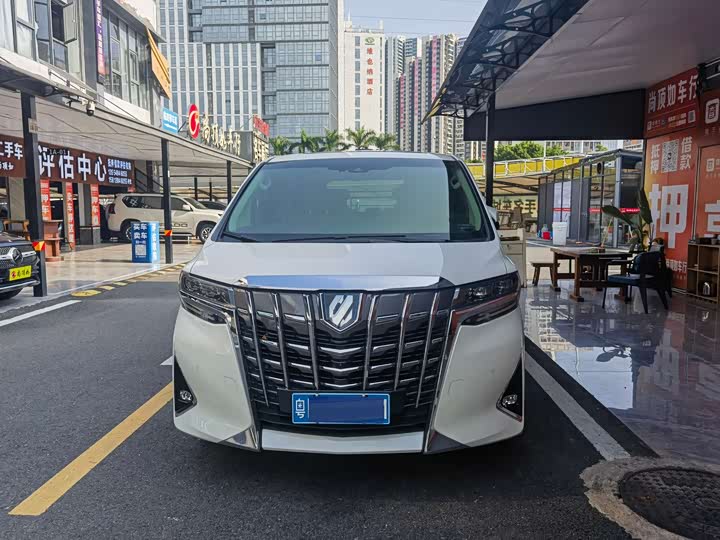 Фото 3 - Toyota Alphard