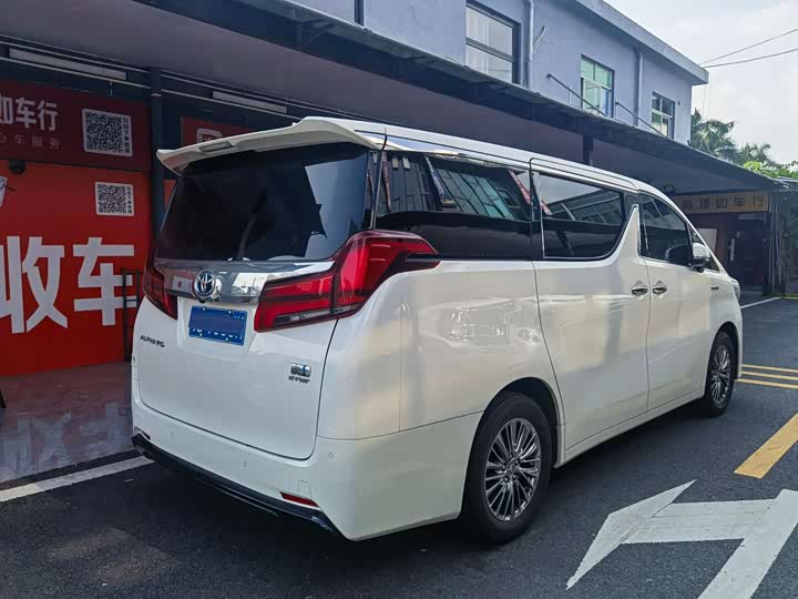Фото 4 - Toyota Alphard