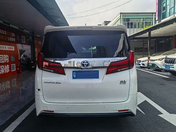 Фото 5 - Toyota Alphard