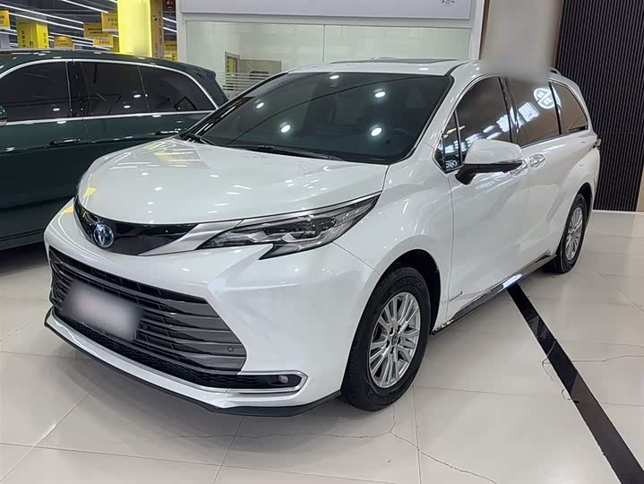 Фото 1 - Toyota Sienna