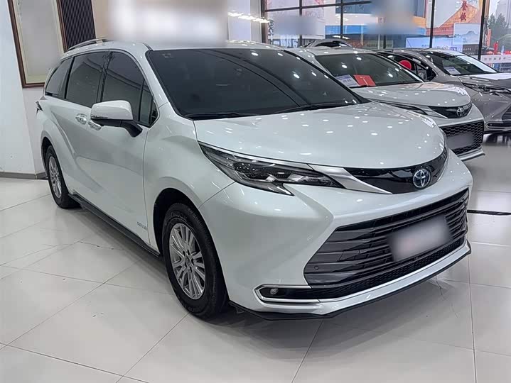 Фото 4 - Toyota Sienna