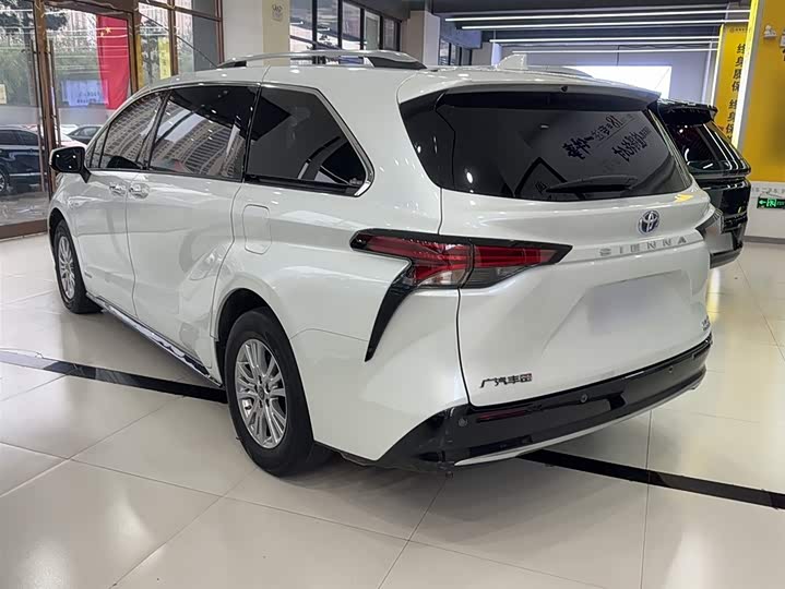 Фото 6 - Toyota Sienna