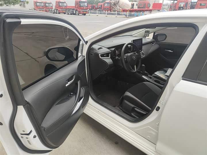 Фото 11 - Toyota Corolla