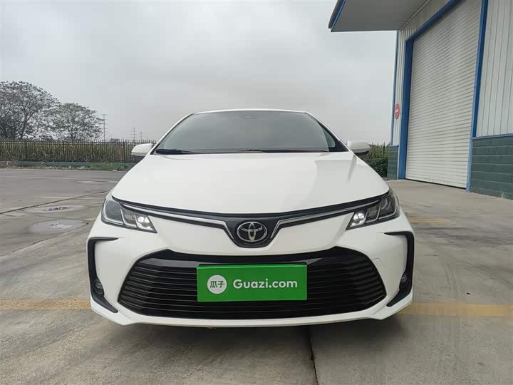 Фото 4 - Toyota Corolla