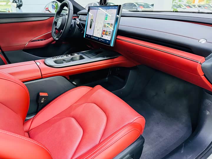 Фото 8 - Xiaomi SU7