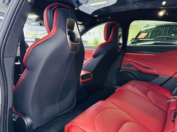 Фото 9 - Xiaomi SU7