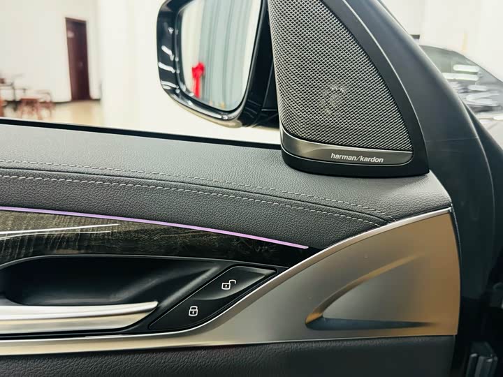 Фото 5 - BMW 6 Series GT